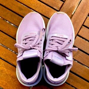 Adidas 6.5 womens shoes